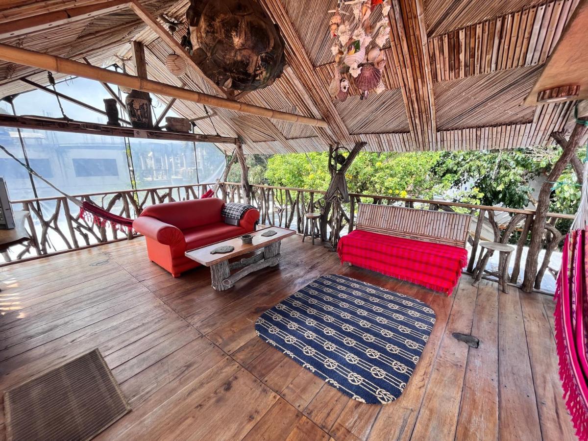 Lonesome George Ecolodge ปูแอร์โตอาโยรา ภายนอก รูปภาพ