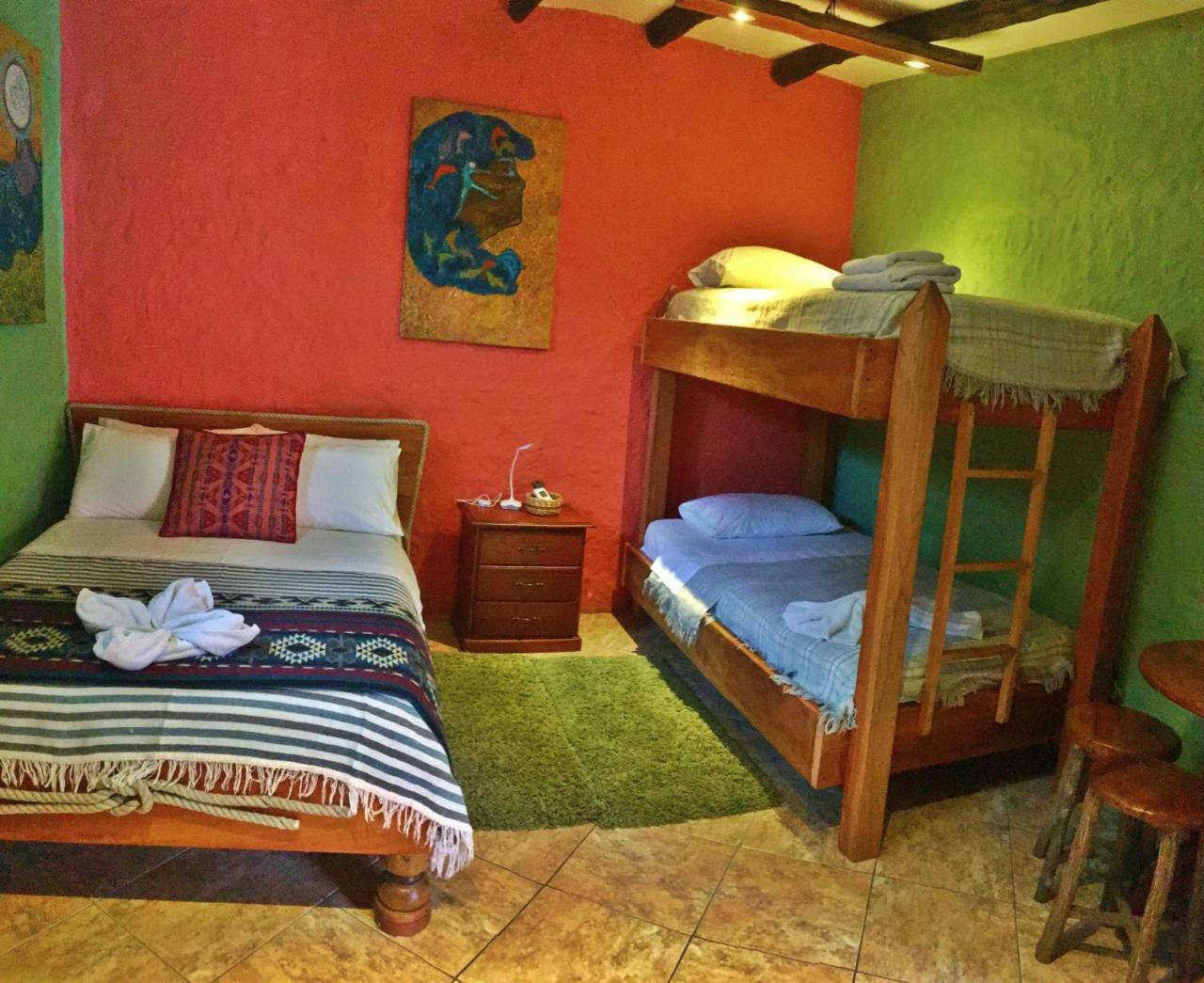 Lonesome George Ecolodge ปูแอร์โตอาโยรา ภายนอก รูปภาพ