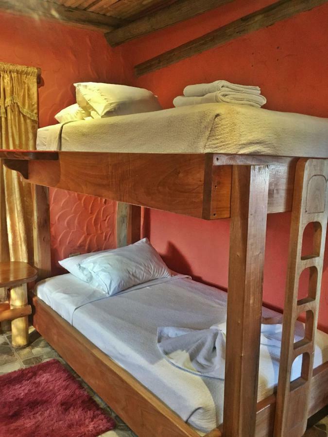 Lonesome George Ecolodge ปูแอร์โตอาโยรา ภายนอก รูปภาพ
