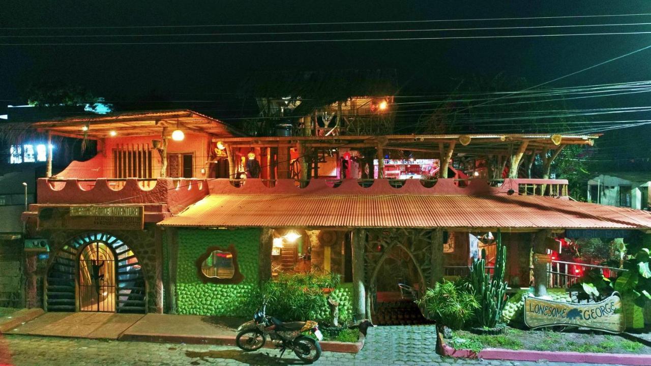 Lonesome George Ecolodge ปูแอร์โตอาโยรา ภายนอก รูปภาพ