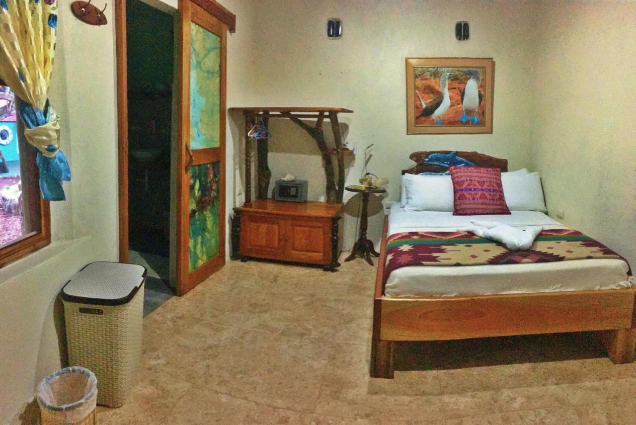 Lonesome George Ecolodge ปูแอร์โตอาโยรา ภายนอก รูปภาพ
